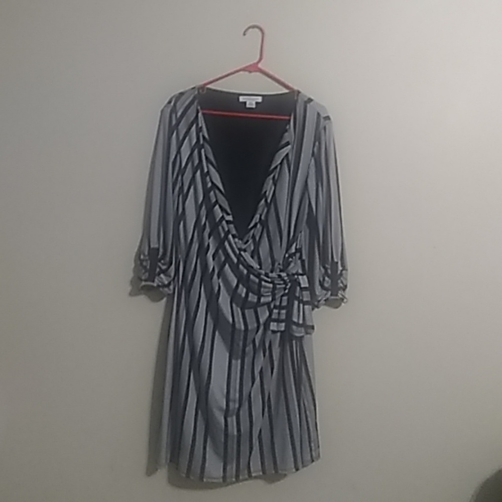 Sale!!!   "Liz Claiborne" size L  black/red dress